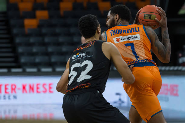 主教练在临 主教练在临