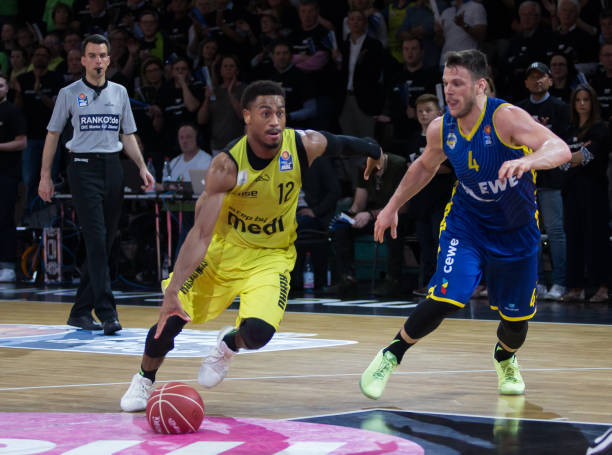 层层努力的 层层努力的