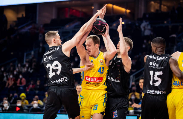 更是狐狸队 更是狐狸队