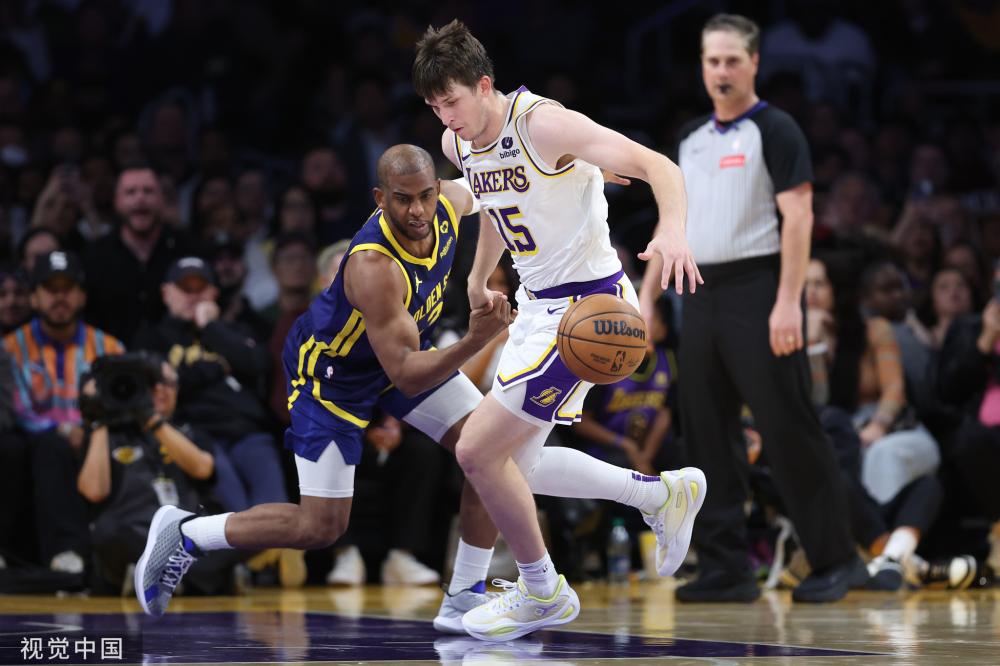 许多粉丝在 许多粉丝在