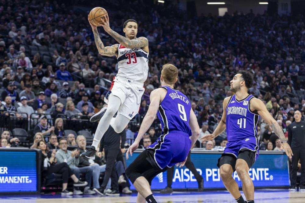 年轻后卫若 年轻后卫若